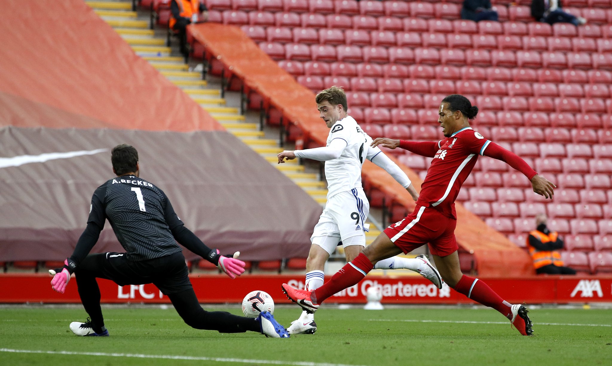 与利物浦的 与利物浦的